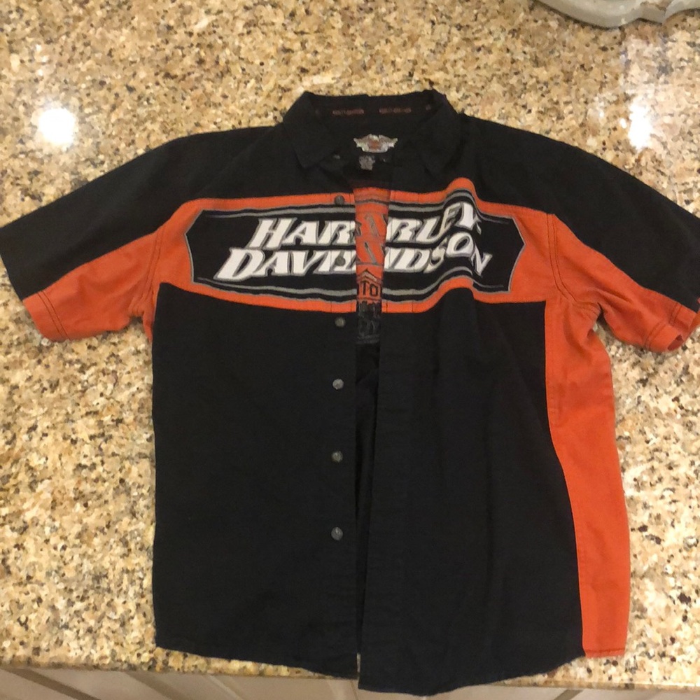 Harley Davidson Genuine Large Garage shirt